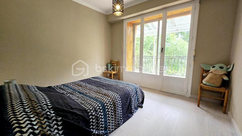 Maison - 180 m² - 8 pièces