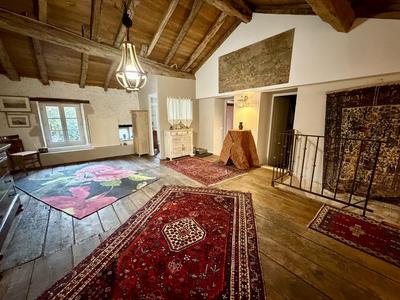 Maison ancienne - 207 m² - 8 pièces