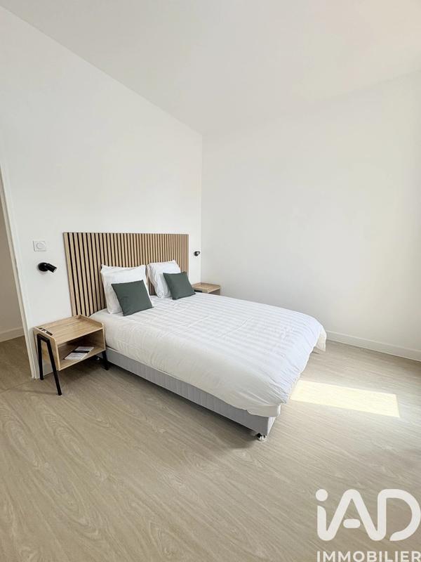 Maison - 240 m² - 9 pièces