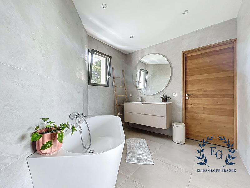 Villa - 207 m² - 7 pièces