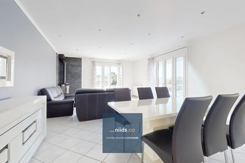 Maison - 217 m² - 8 pièces