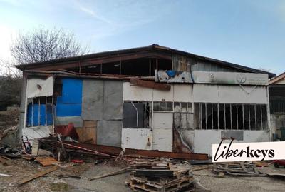 Local commercial - 266 m² - 3 pièces