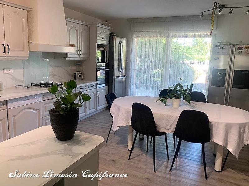 Maison - 215 m² - 8 pièces