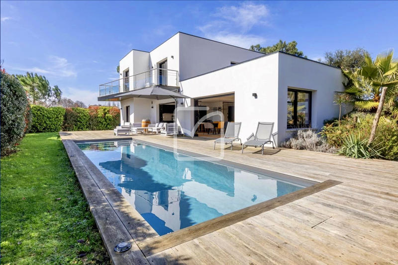 Maison - 160 m² - 6 pièces