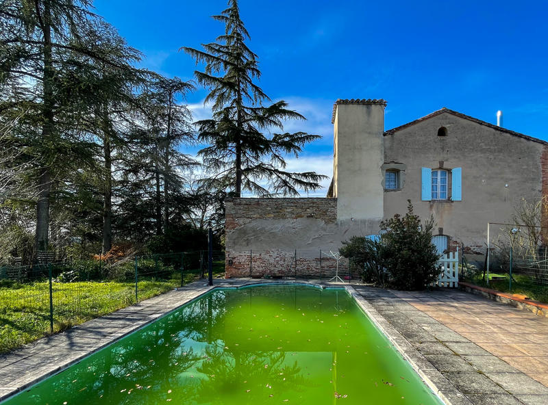 Maison - 585 m² - 10 pièces