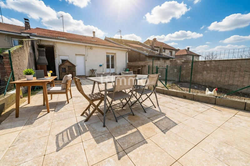 Maison - 220 m² - 6 pièces