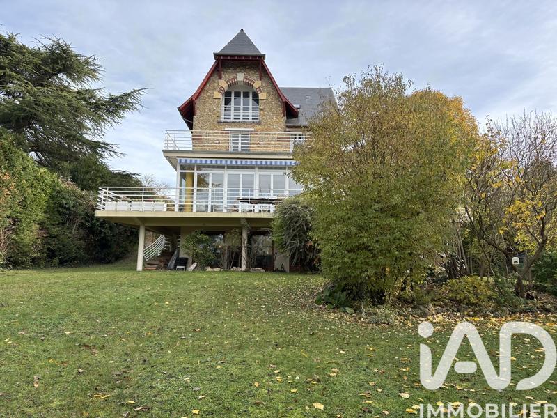 Maison - 200 m² - 8 pièces