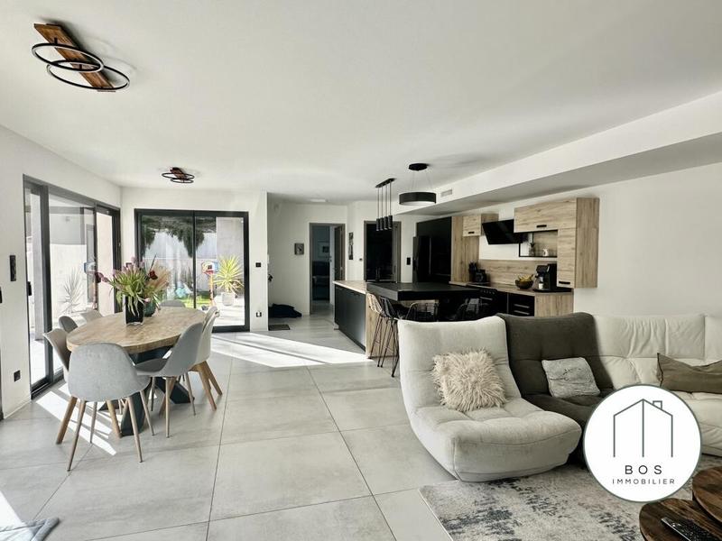 Villa - 141 m² - 6 pièces