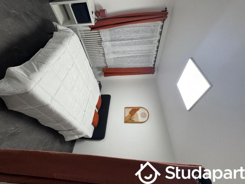 Chambre - 10 m² - 1 pièce