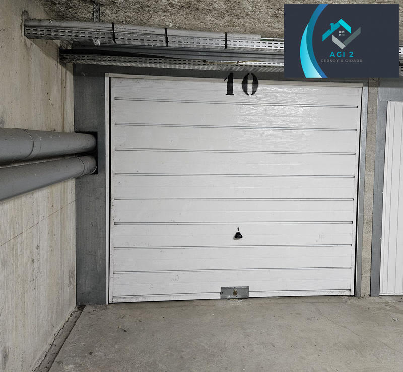 Parking / Garage - 10 m²
