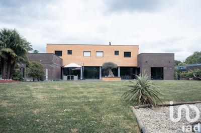 Maison - 350 m² - 8 pièces