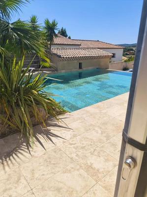 Maison - 240 m² - 9 pièces