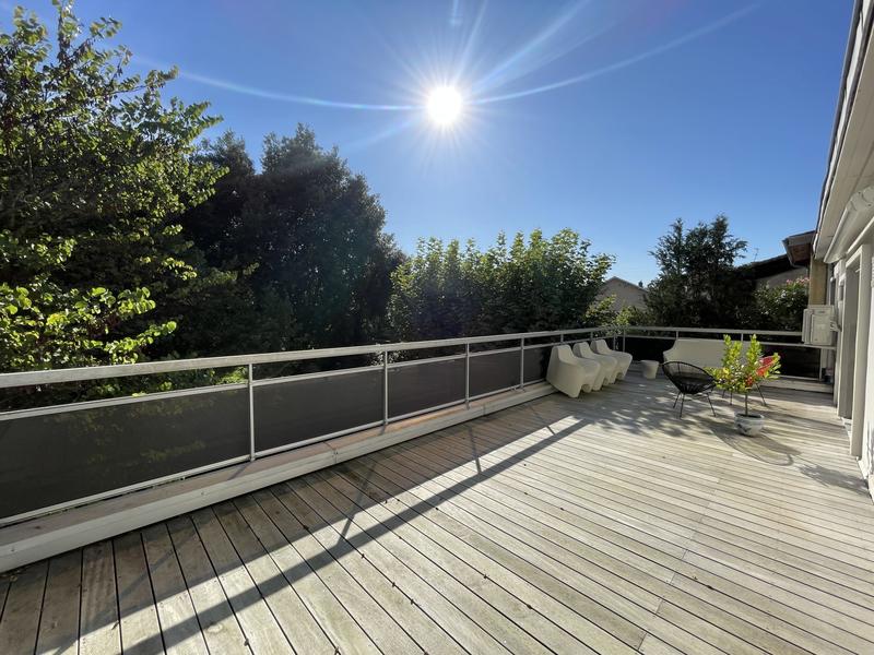 Villa - 238 m² - 6 pièces