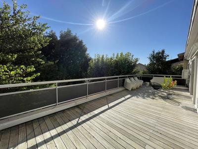 Villa - 238 m² - 6 pièces