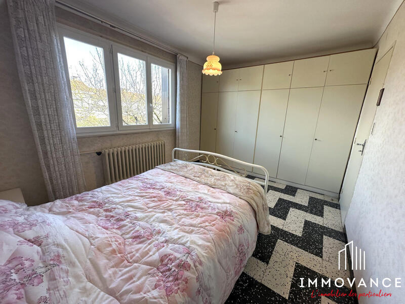 Maison - 95 m² - 5 pièces