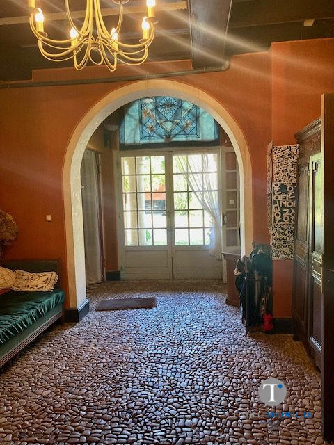 Maison ancienne - 700 m² - 14 pièces