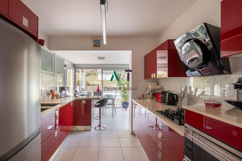 Maison - 92 m² - 5 pièces