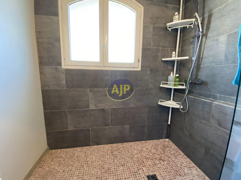 Maison - 122 m² - 6 pièces