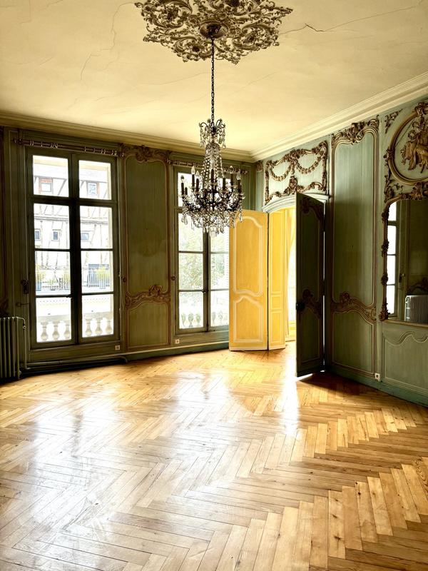 Appartement - 305 m² - 9 pièces