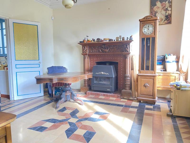 Maison - 303 m² - 9 pièces