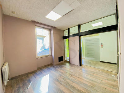 Local commercial - 735 m² - 10 pièces