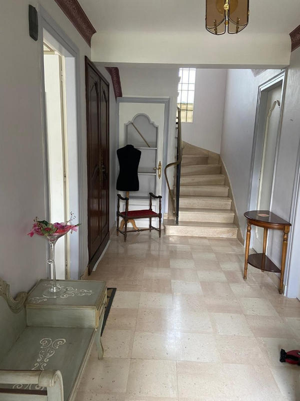 Maison - 168 m² - 9 pièces