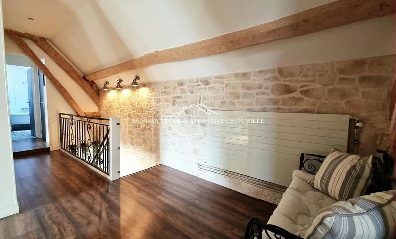 Maison - 220 m² - 8 pièces