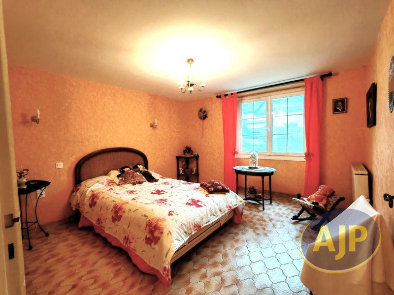 Maison - 96 m² - 5 pièces