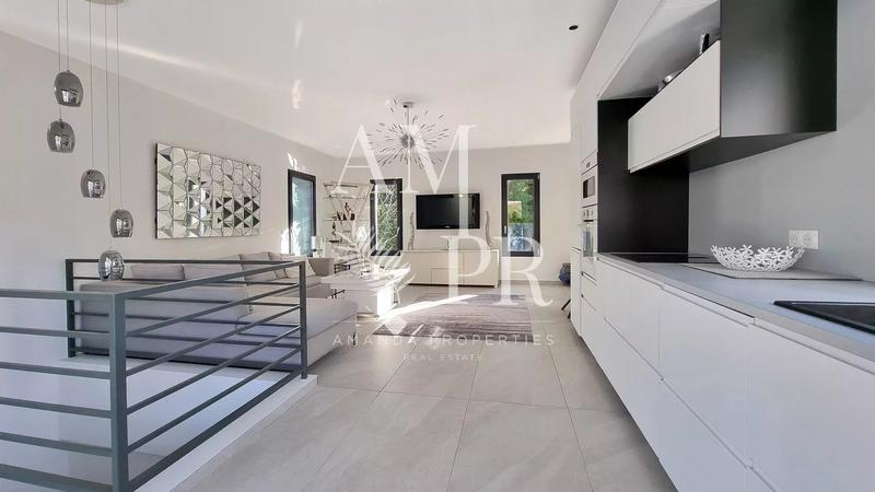 Villa - 350 m² - 8 pièces