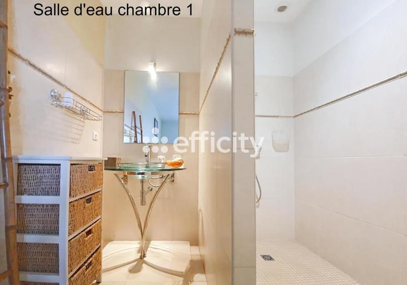 Maison - 203 m² - 6 pièces