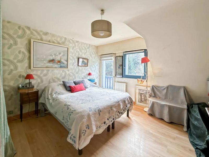 Maison - 137 m² - 9 pièces