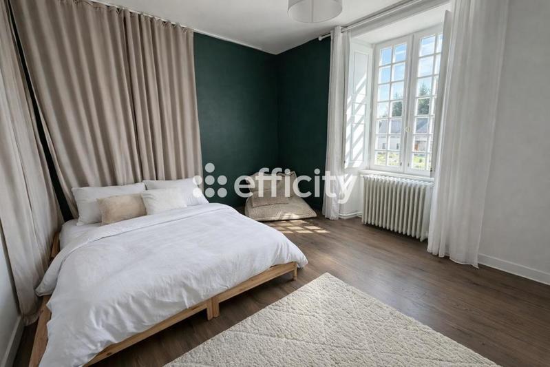 Maison - 220 m² - 7 pièces