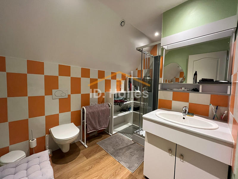 Maison - 161 m² - 9 pièces