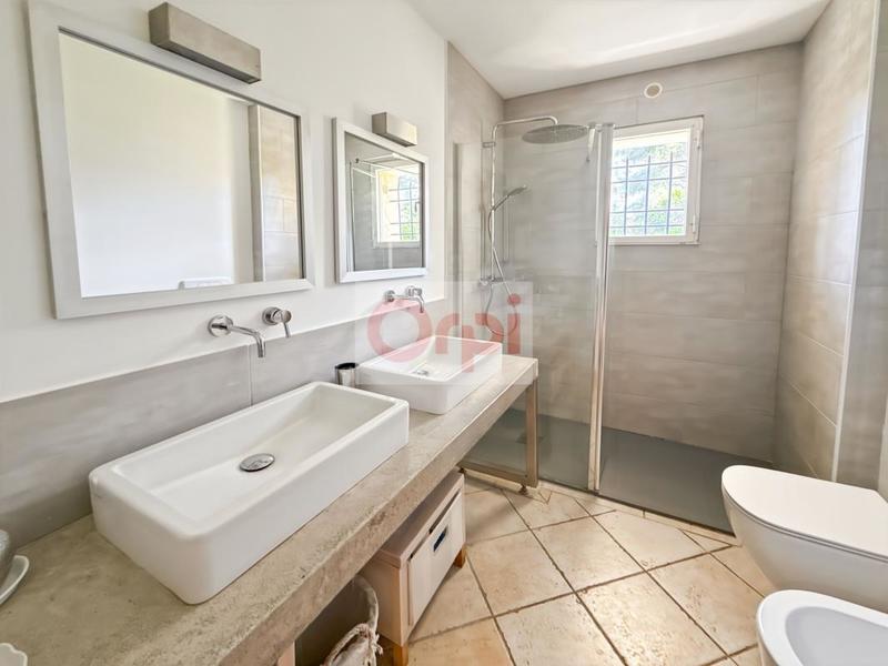 Appartement - 102 m² - 4 pièces