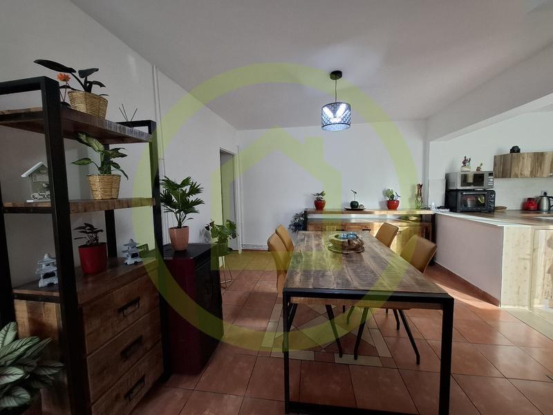 Maison - 90 m² - 5 pièces