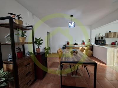 Maison - 90 m² - 5 pièces