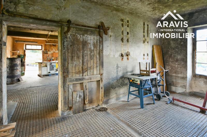 Maison - 360 m² - 10 pièces