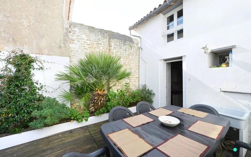 Propriété - 148 m² - 6 pièces