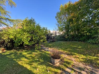 Maison - 260 m² - 10 pièces