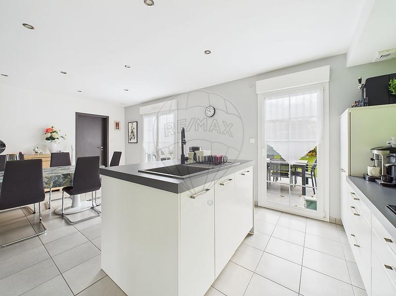 Maison - 103 m² - 5 pièces