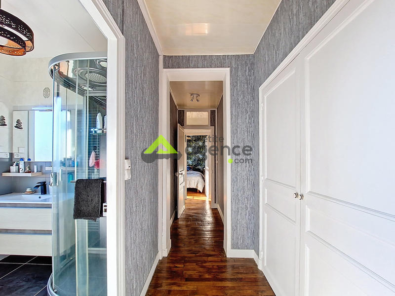 Maison - 98 m² - 5 pièces