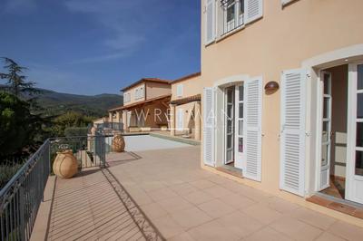Villa - 245 m² - 8 pièces