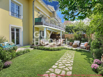 Appartement - 100 m² - 4 pièces