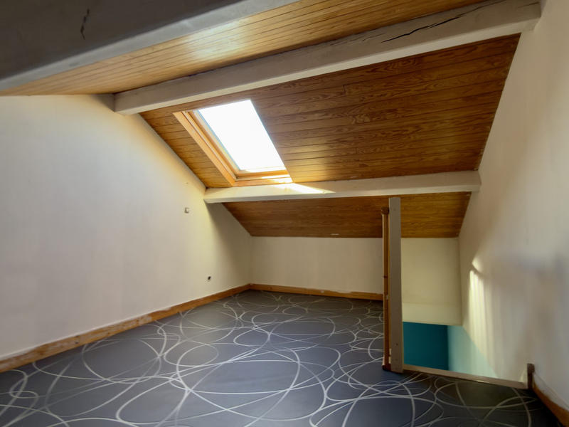 Maison - 205 m² - 9 pièces