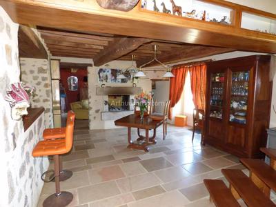 Maison - 133 m² - 8 pièces