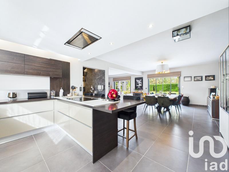 Maison - 213 m² - 6 pièces