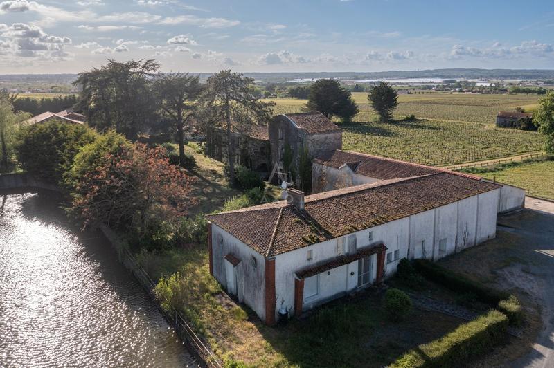 Maison de domaine - 218 m² - 20 pièces