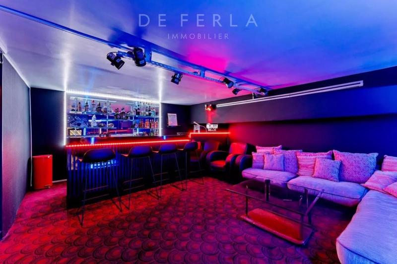 Propriété - 491 m² - 10 pièces