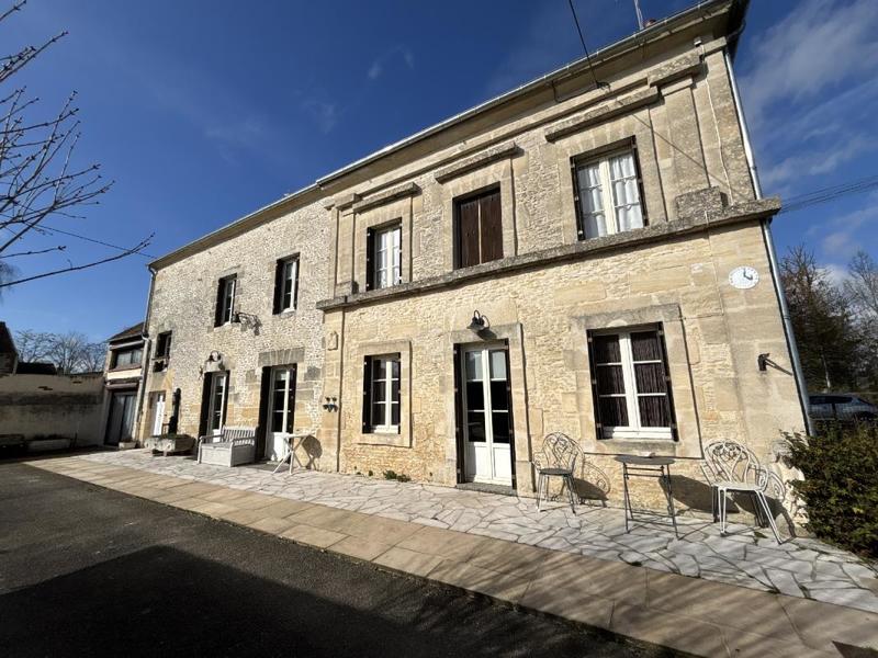 Maison ancienne - 157 m² - 8 pièces