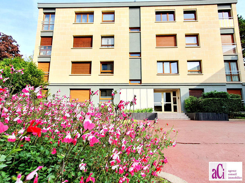 Appartement - 90 m² - 4 pièces